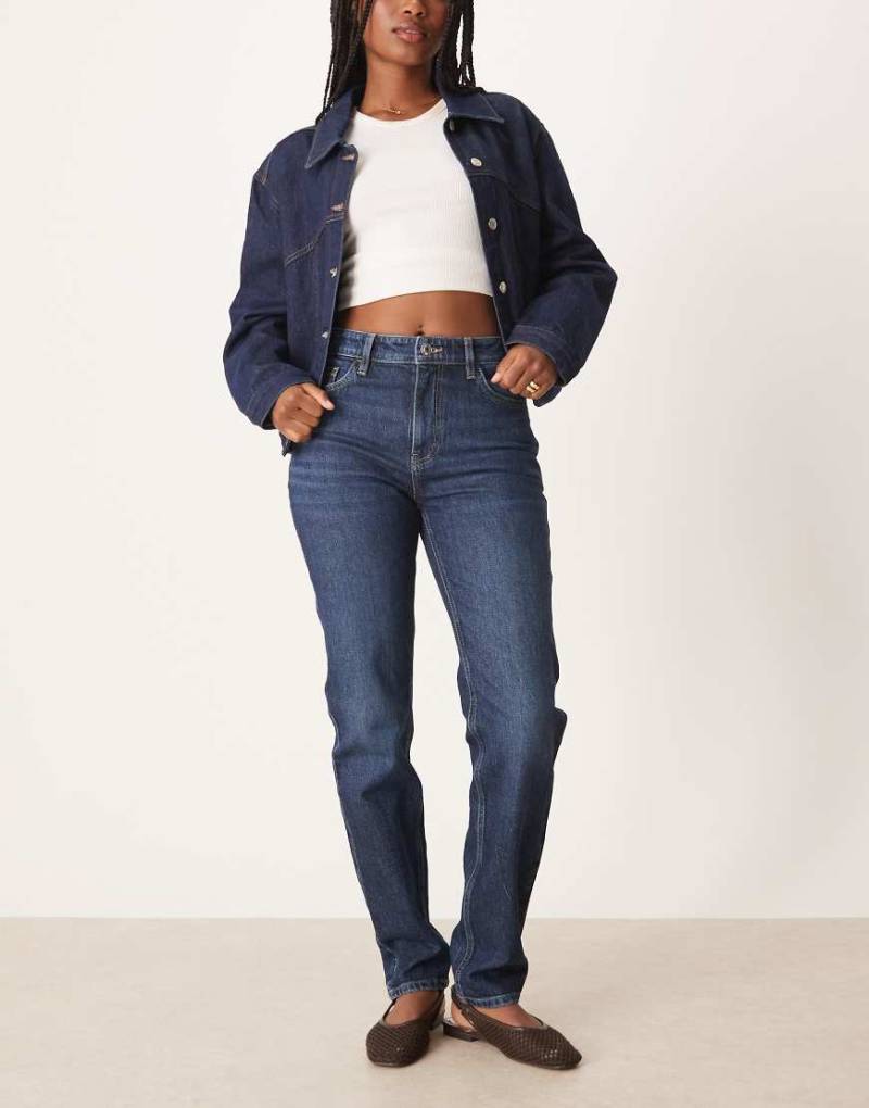 Mango - Newmom - Mom-Jeans in Tiefblau mit schmaler Passform von Mango