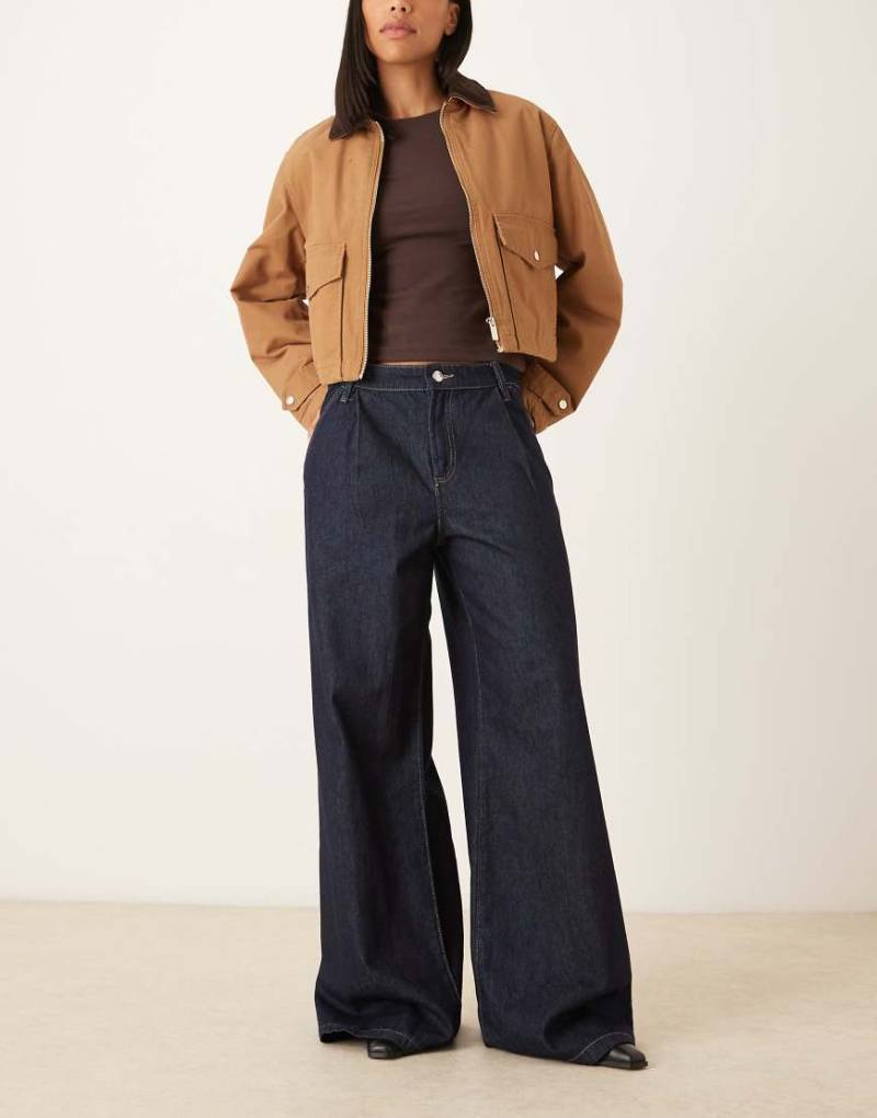 Mango - Ona - Weite Jeans aus 100% Baumwolle in Indigoblau mit Bundfalten Mango - Ona - Weite Jeans aus 100% Baumwolle in Indigoblau mit Bundfalten von Mango