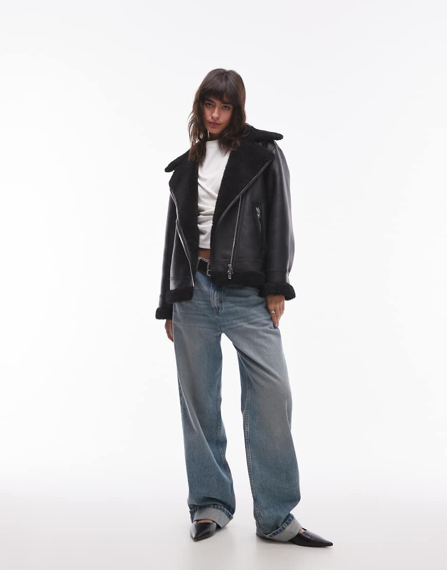 Mango - Oversize-Pilotenjacke in Schwarz mit Lammfellbesatz von Mango