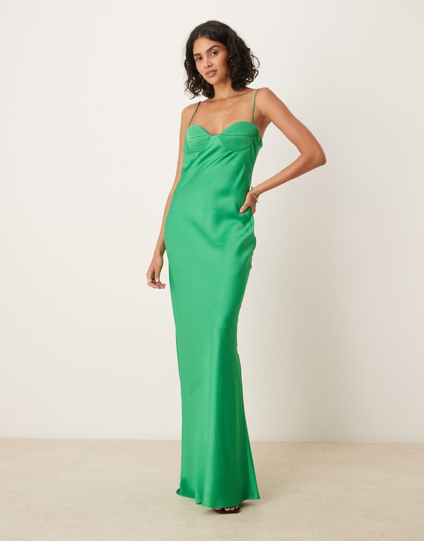 Mango - Premium - Maxikleid in Grün mit Körbchendetail und Riemchen-Träger Mango - Premium - Maxikleid in Grün mit Körbchendetail und Riemchen-Träger von Mango