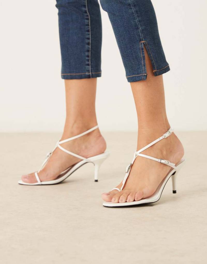 Mango - Riemchen-Sandaletten in Weiß aus Leder mit Schnallendetail und Absatz von Mango
