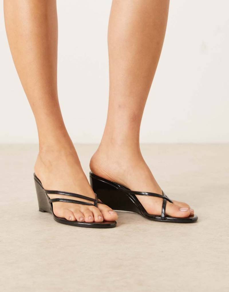 Mango - Riemchensandale in Schwarz mit Keilabsatz von Mango