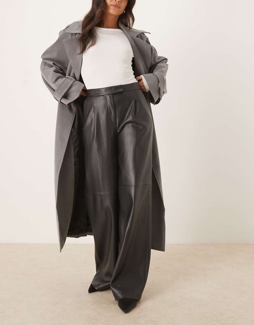 Mango - Riga - Elegante Hose aus Kunstleder mit geradem Schnitt in Schwarz Mango - Riga - Elegante Hose aus Kunstleder mit geradem Schnitt in Schwarz von Mango