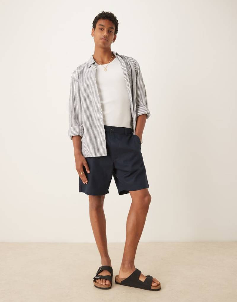 Mango - Schmal geschnittene Shorts in Marineblau von Mango
