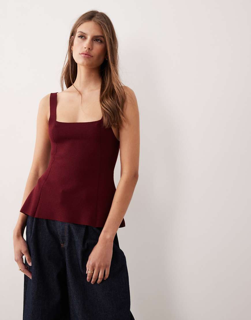 Mango - Schößchenoberteil aus kompaktem Strick in Dunkelrot mit eckigem Ausschnitt von Mango