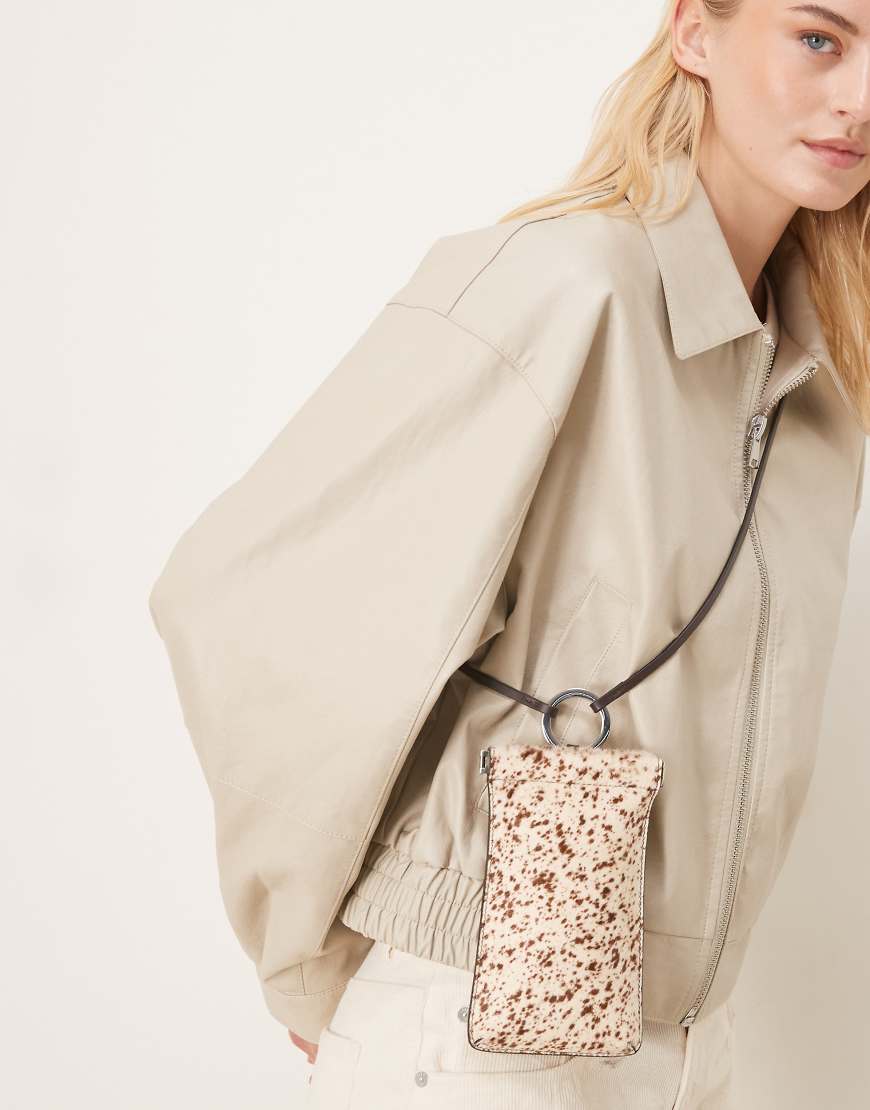 Mango - Schultertasche aus 100% Leder mit Kuhfleckenmuster-Brown Mango - Schultertasche aus 100% Leder mit Kuhfleckenmuster-Brown von Mango