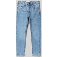 Mango Slim Fit Jeans mit Logo-Patch in Hellblau, Größe 134 Mango Slim Fit Jeans mit Logo-Patch in Hellblau, Größe 134 von Mango