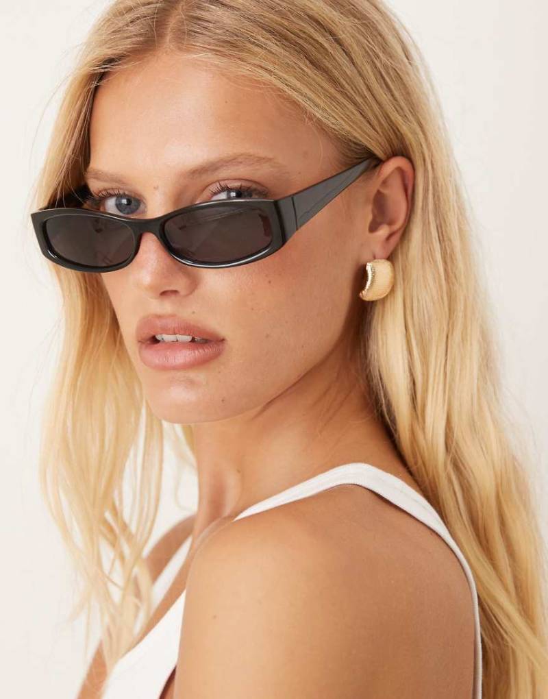 Mango - Sonnenbrille mit schmalem Gestell in Schwarz von Mango