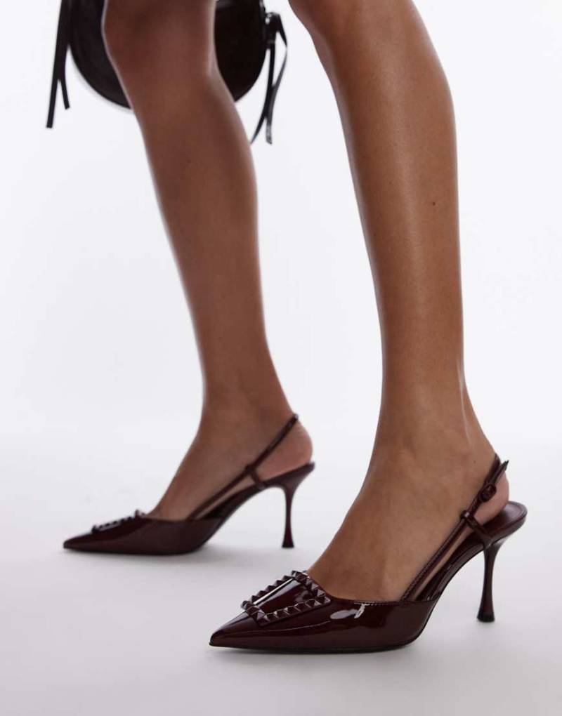 Mango - Spitze Absatzschuhe in Burgunderrot mit Fersenriemen und eckigem Detail von Mango