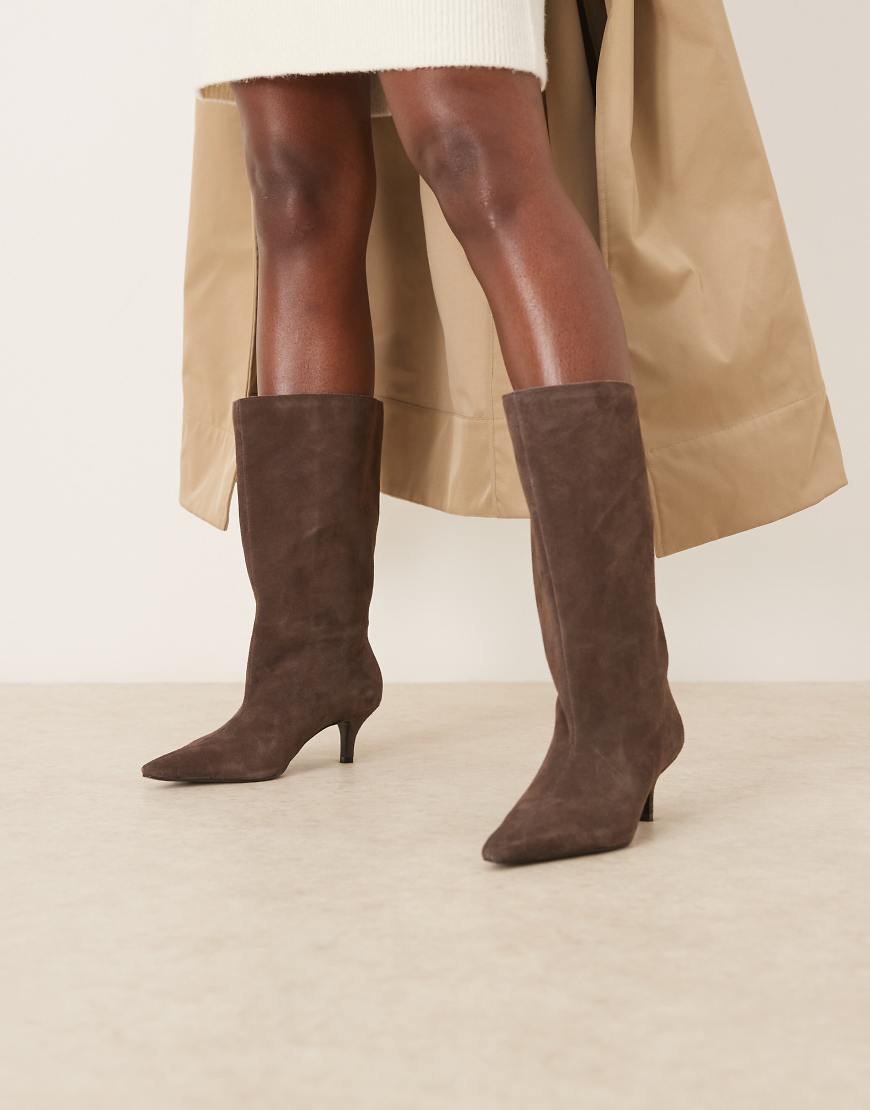 Mango - Spitze Wildleder-Stiefel in Dunkelbraun mit Absatz-Brown Mango - Spitze Wildleder-Stiefel in Dunkelbraun mit Absatz-Brown von Mango