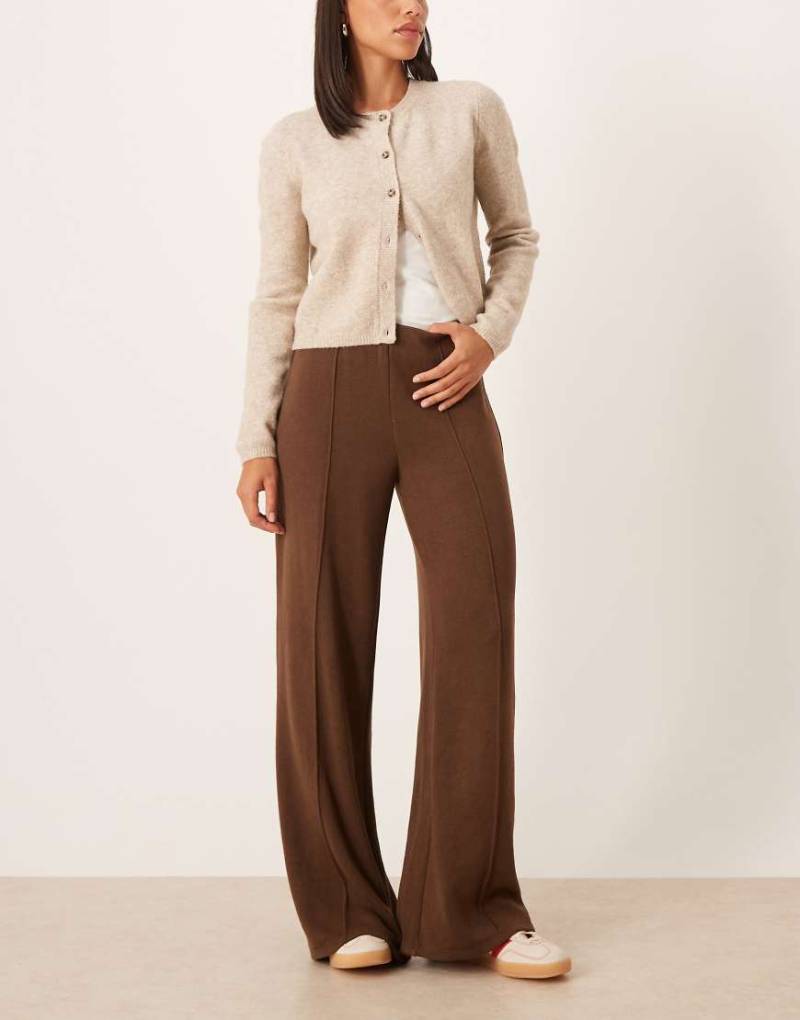 Mango - Strickhose in Braun mit Ziernaht vorne-Brown von Mango