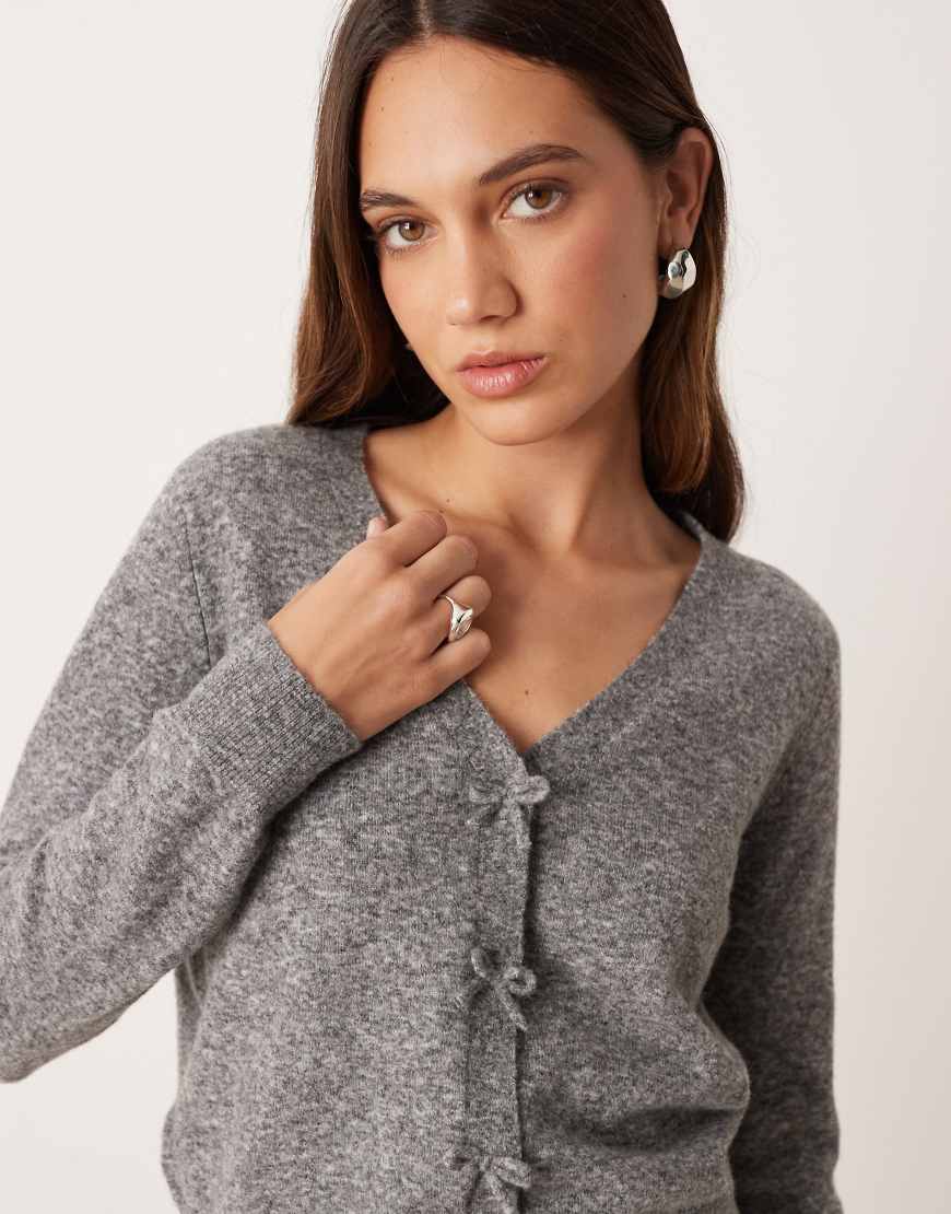 Mango - Strickjacke aus Wollmix in Grau mit Schleifendetail von Mango