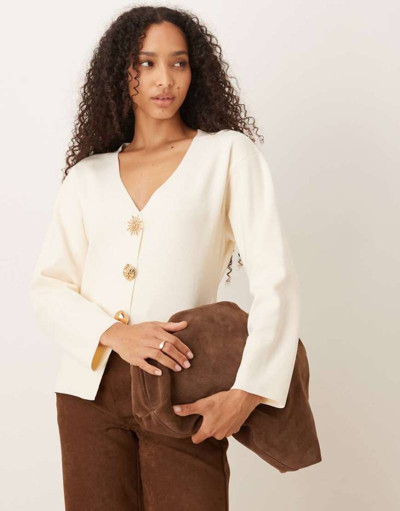 Mango - Strickjacke in Beige aus kompaktem Strick mit auffälligen, goldfarbenen Knöpfen-Neutral von Mango