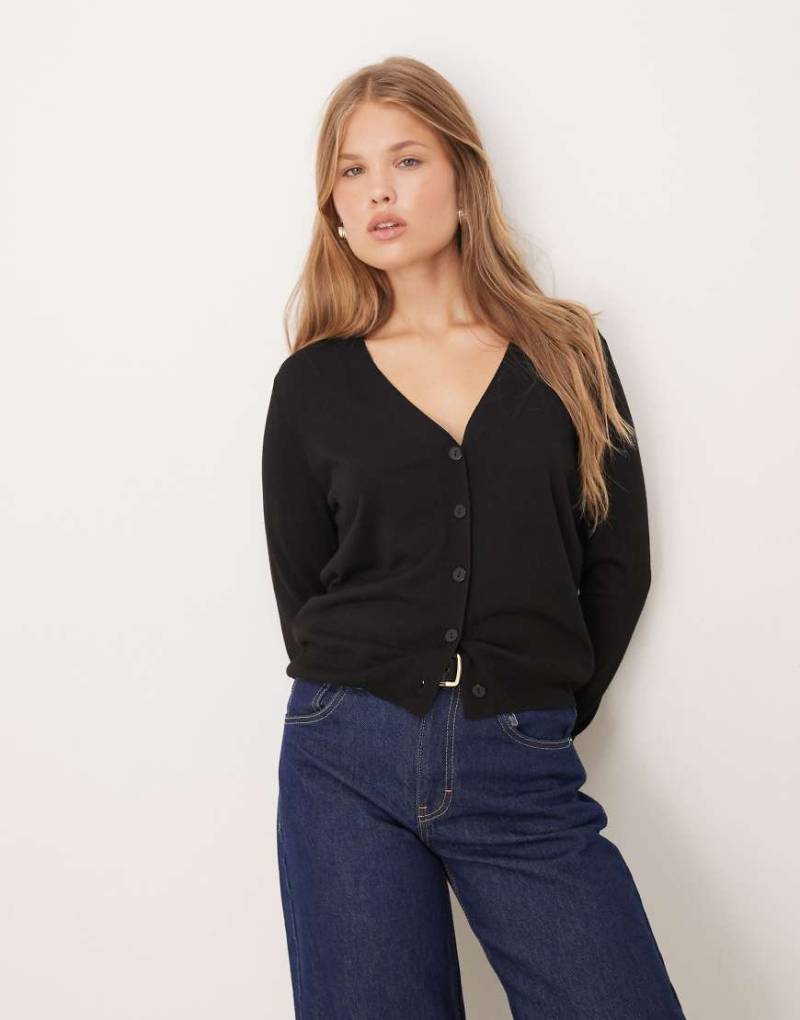 Mango - Strickjacke in Schwarz mit V-Ausschnitt von Mango