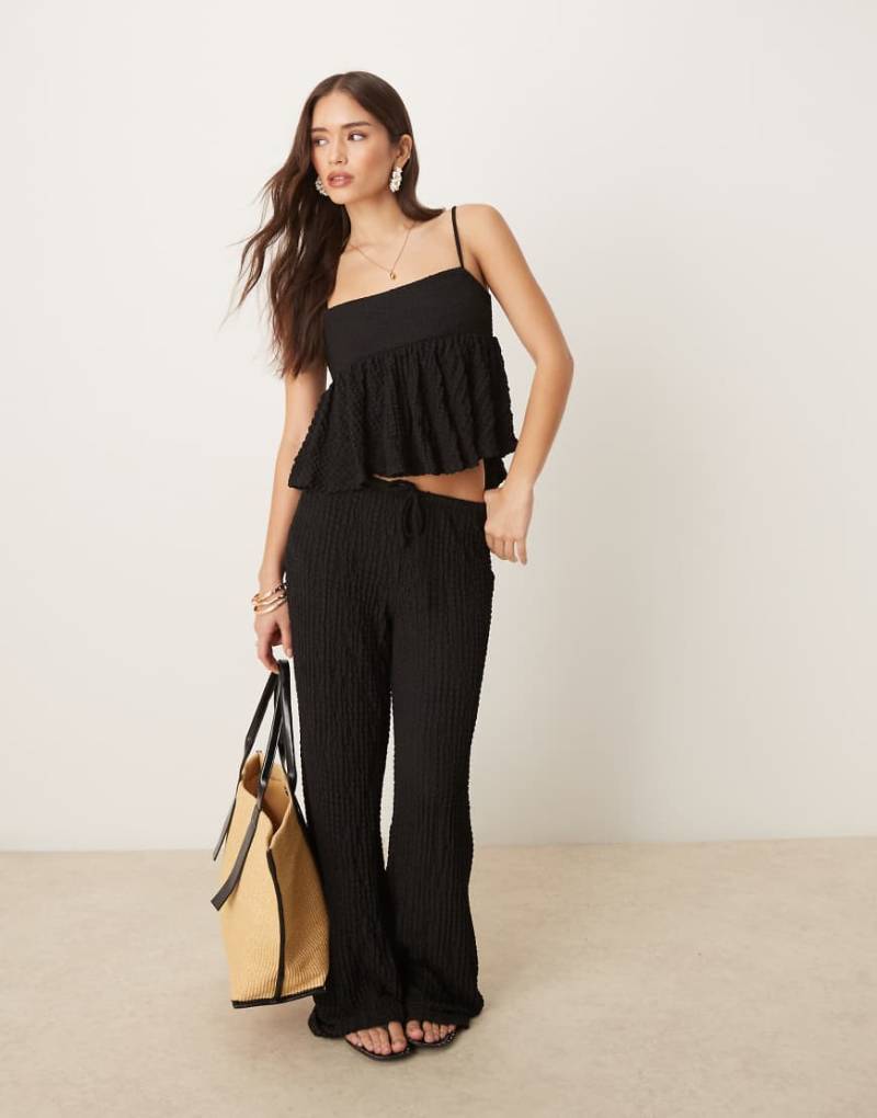 Mango - Strukturierte Hose in Schwarz mit geradem Schnitt von Mango