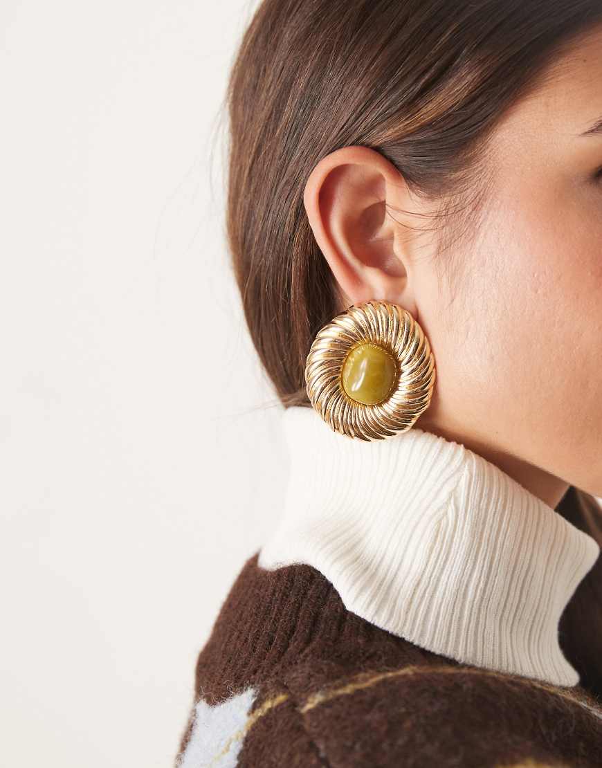 Mango - Strukturierte Ohrstecker in Gold-Optik mit mittigem grünem Stein-Goldfarben von Mango