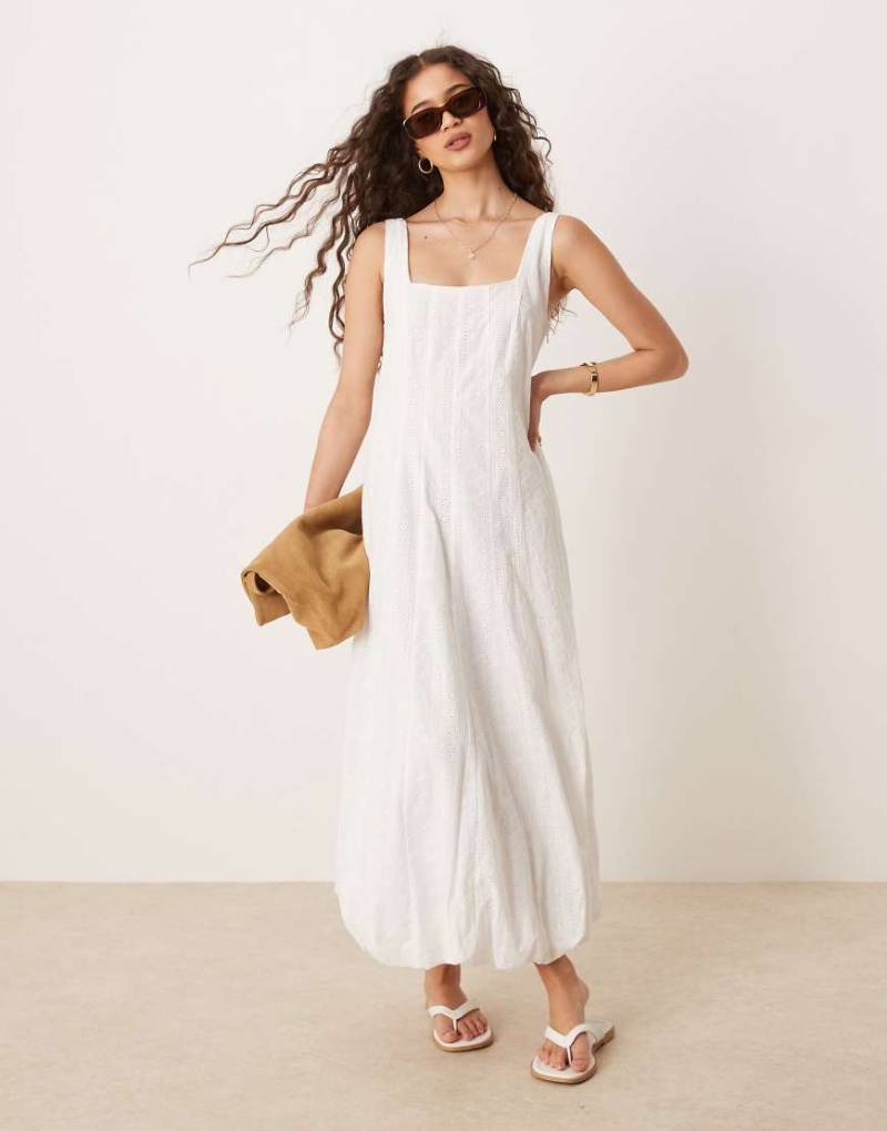 Mango - Strukturiertes, wadenlanges Kleid aus Baumwolle in Weiß mit weichem Ballonsaum von Mango