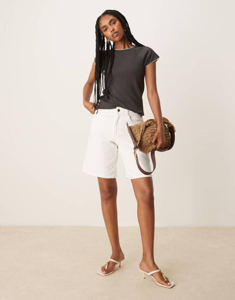 Mango - T-Shirt in Anthrazit mit Kappärmeln und Kontrastbesatz-Grau von Mango