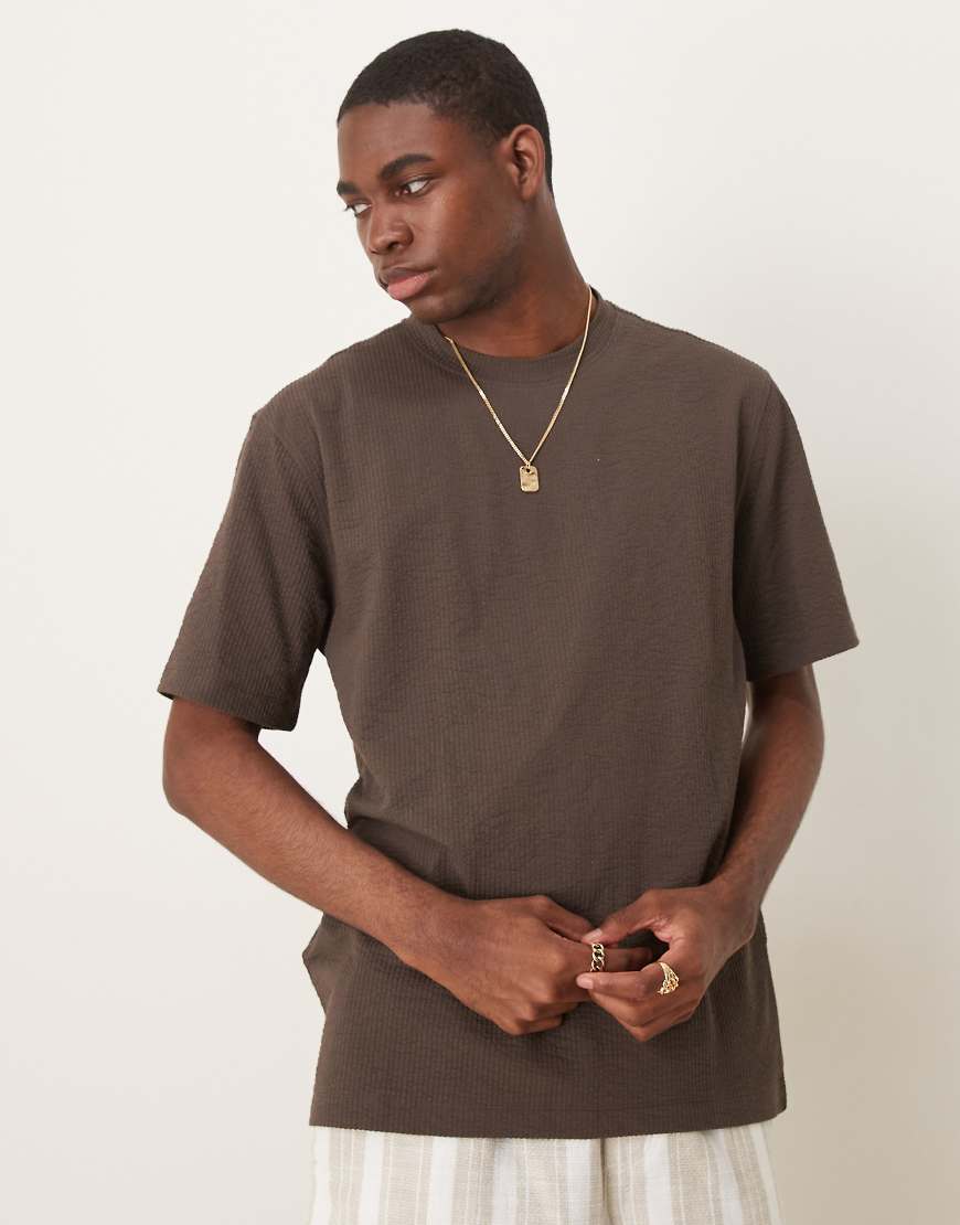 Mango - T-Shirt in Braun aus Seersucker in regulärer Passform von Mango