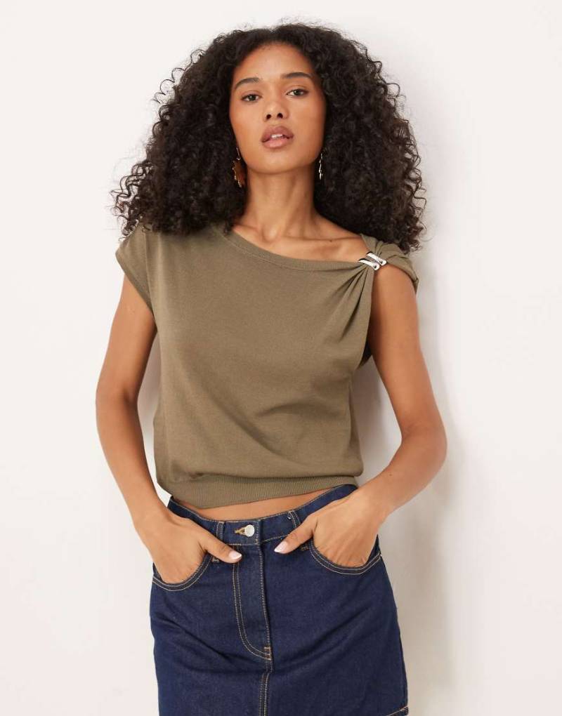 Mango - T-Shirt in Braun mit One-Shoulder-Träger und Rüschendetail-Brown von Mango
