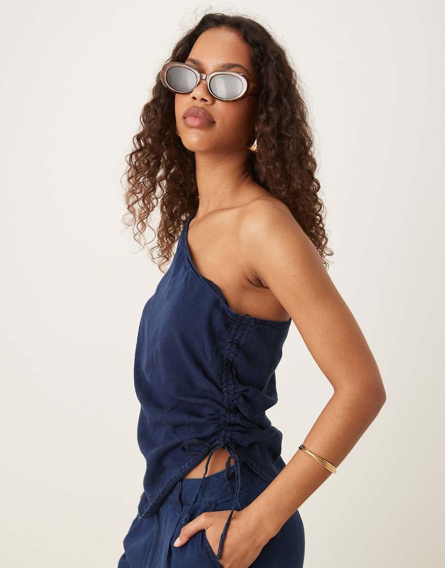 Mango - Tailliertes, weiches Jeans-Oberteil in Indigoblau mit One-Shoulder-Träger, Kombiteil von Mango