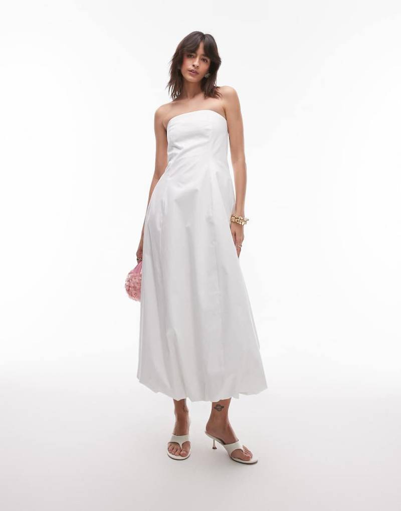 Mango - Trägerloses Maxikleid in Weiß mit angedeutetem Ballonsaum von Mango