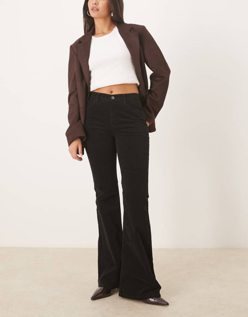 Mango - Violeta - Schlagjeans aus reiner Baumwolle in Schwarz von Mango