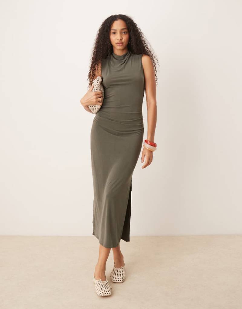 Mango - Weiches, wadenlanges Kleid in verwaschenem Khaki mit Raffung-Grün von Mango