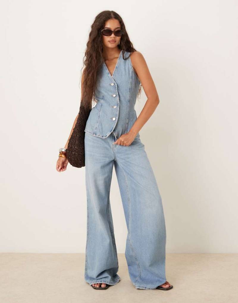 Mango - Weit geschnittene Jeans in Hellblau, Kombiteil von Mango