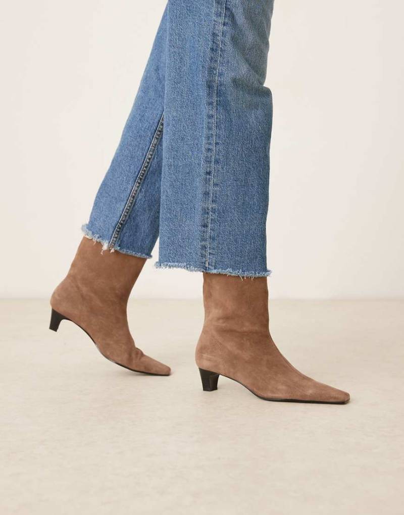 Mango - Wildleder-Stiefel in Mokka mit eckiger Zehenpartie und niedrigem Absatz-Brown von Mango