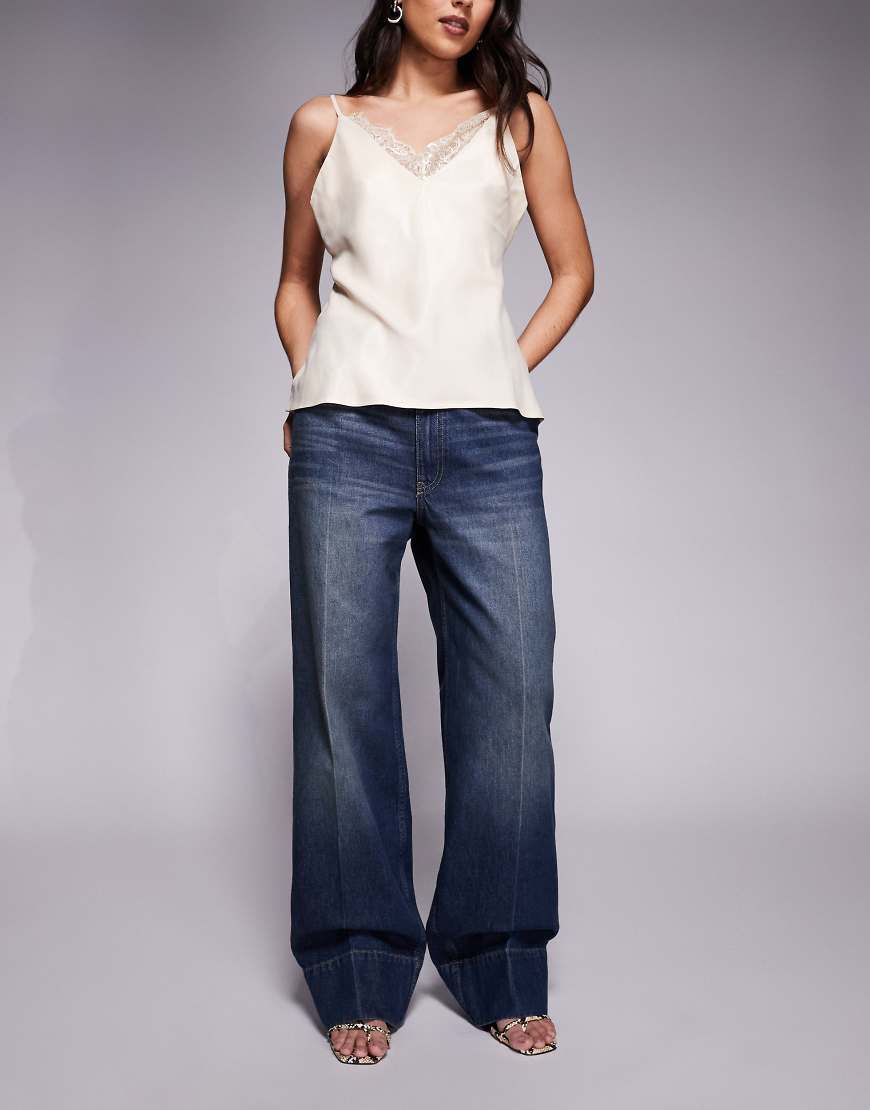 Mango featuring Kaia Gerber - Weite Jeans in Blau mit Umschlag von Mango