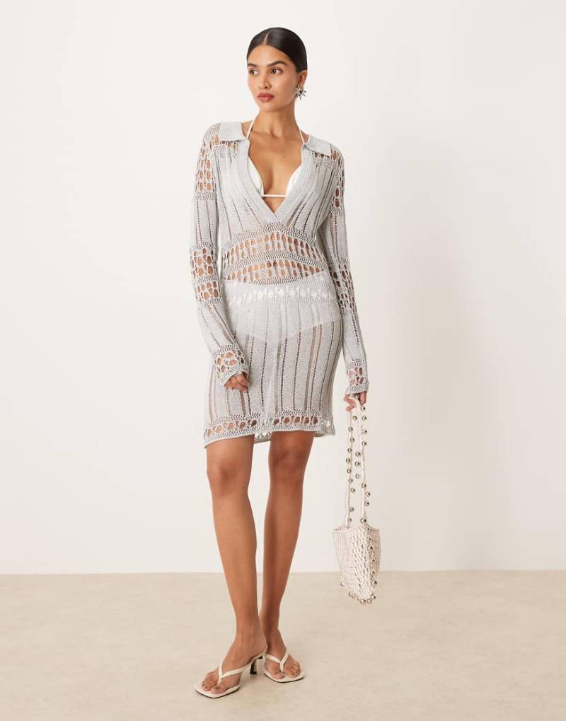 Mango x Supriya Lele - Mini-Häkelkleid in Silber mit tiefem V-Ausschnitt von Mango