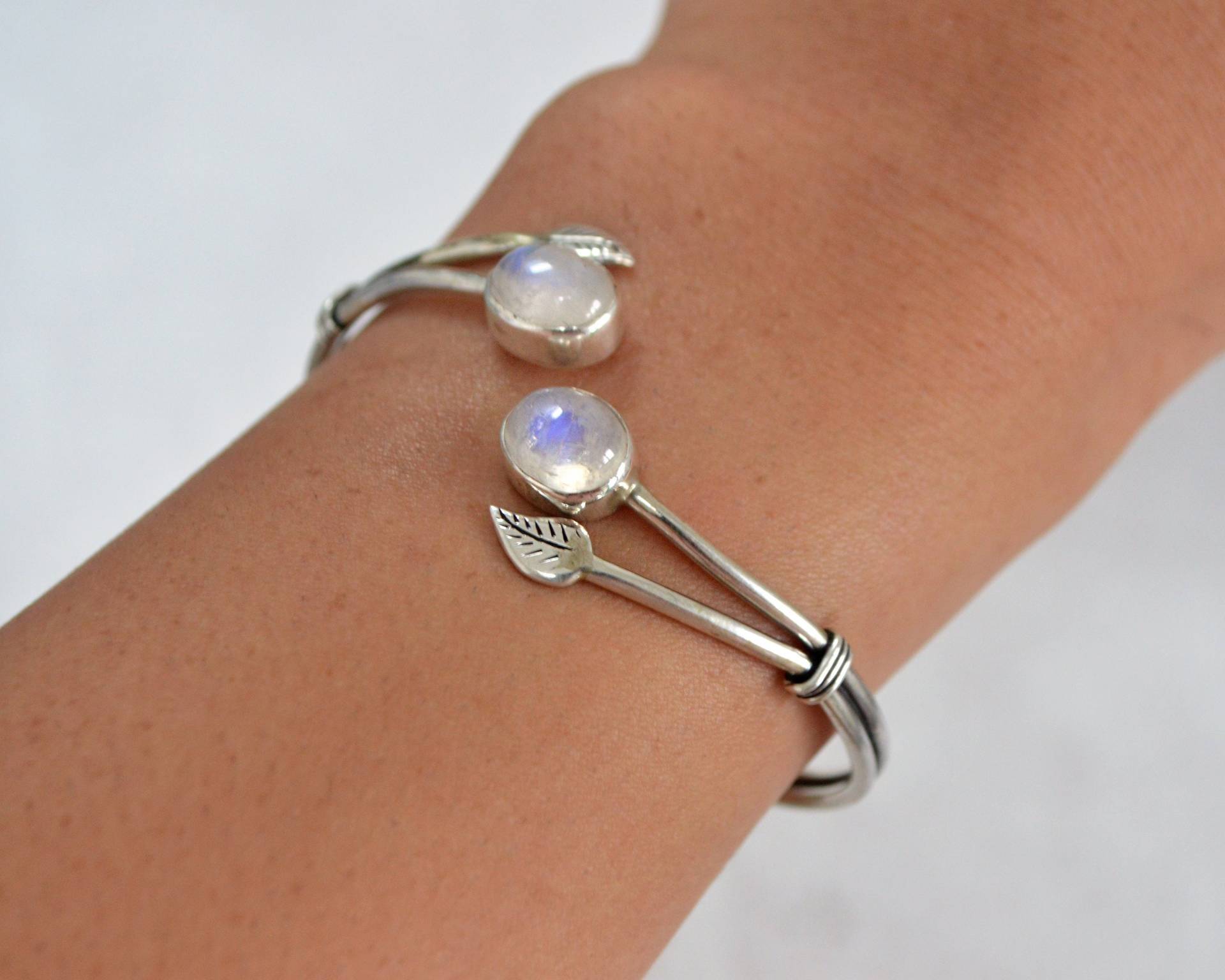 Regenbogen Mondstein Blatt Wickelarmband 925 Sterling Silber Verstellbar von MangosteenDreams