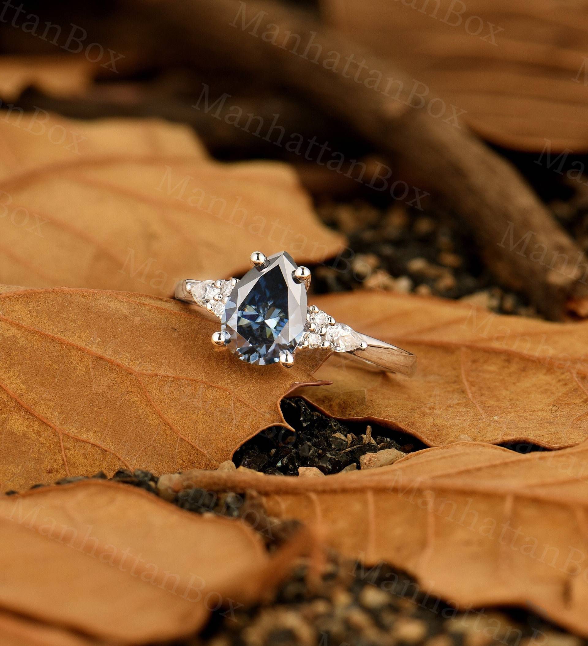 Vintage Blau Grau Moissanite Verlobungsring Weißgold Antiker Birnenschliff Diamant Cluster Brialring Einzigartiger Jahrestag Versprechen Ehering von ManhattanBox