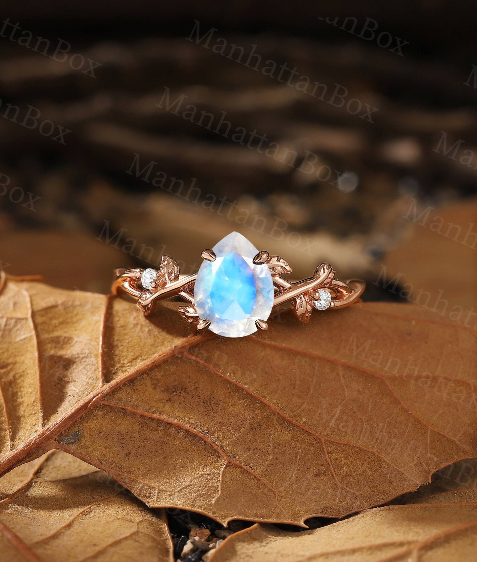 Vintage Tropfen Mondstein Verlobungsring Roségold Gedrehter Ring Moissanit Diamantring Blattring Natur Inspirierter Jubiläumsring von ManhattanBox