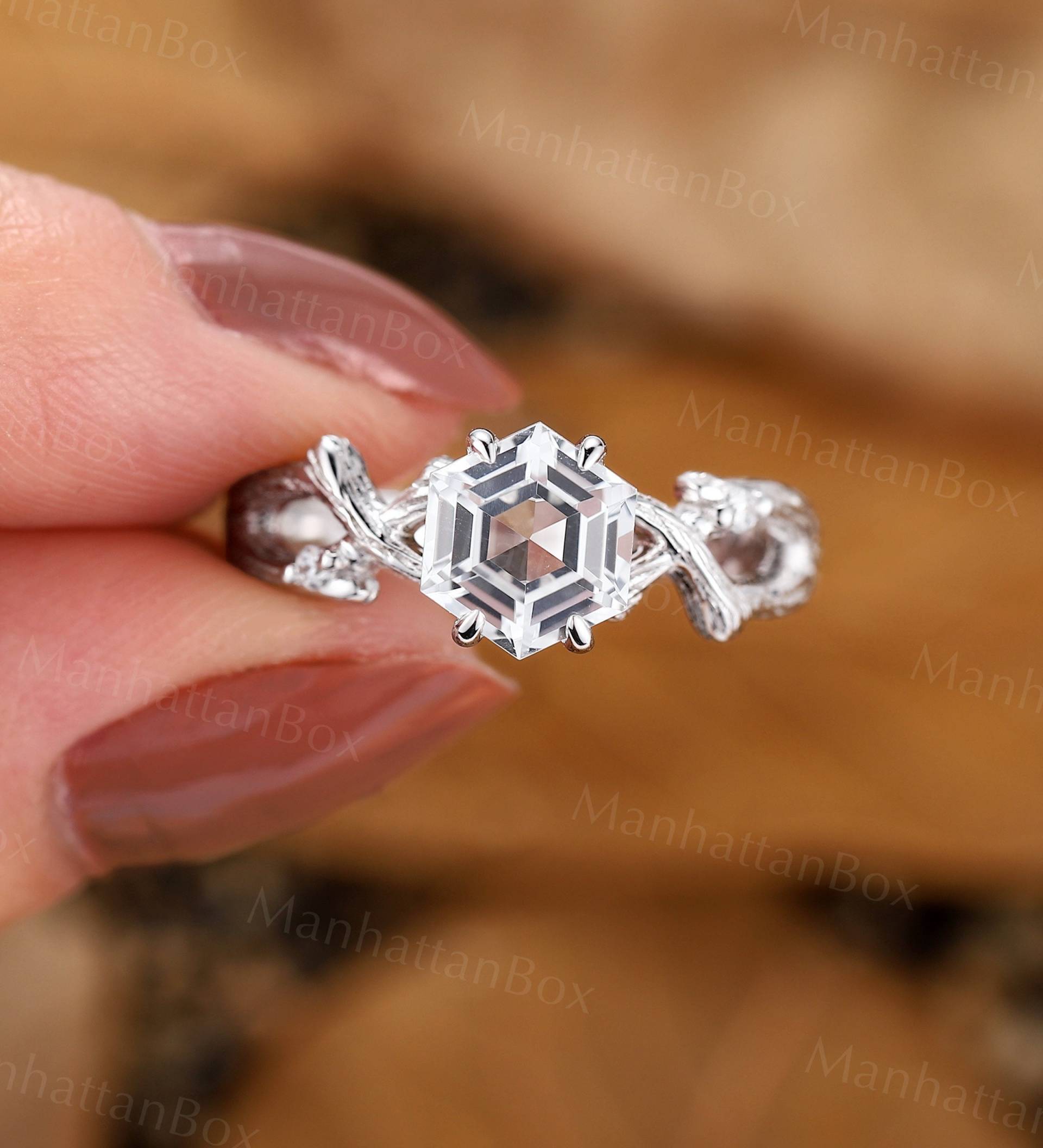 Wilder Zweig Hexagonschliff Moissanite Verlobungsring Weißgold Vintage Diamant Twist Brautring Natur Inspirierter Baumrindenring von ManhattanBox