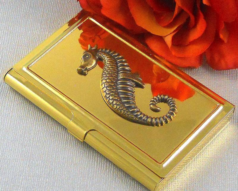Golden Nautical Visitenkartenetui Seepferdchen Goldenes Metall Kartenhalter Gothic Victorian Frauen Geschenk von Maniadesign