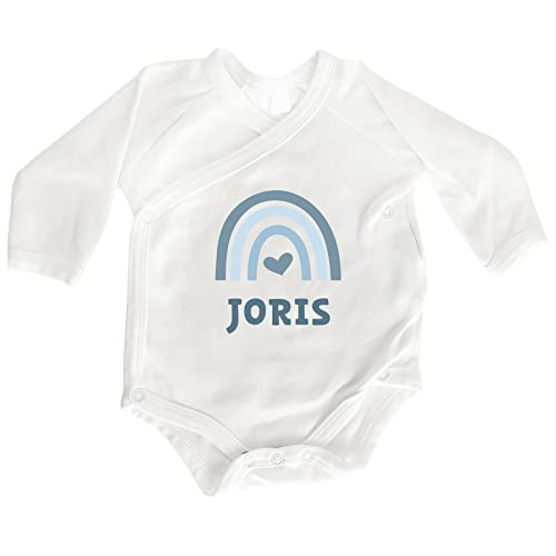Premium Baby Body mit eigenen Namen Regenbogen Strampler personalisiert Bedrucken Langarm Babybugz Bio-Baumwolle Reborn - Geschenk zur Geburt (Regenbogen Blau, 6-12m (66-76cm)) von Manilu