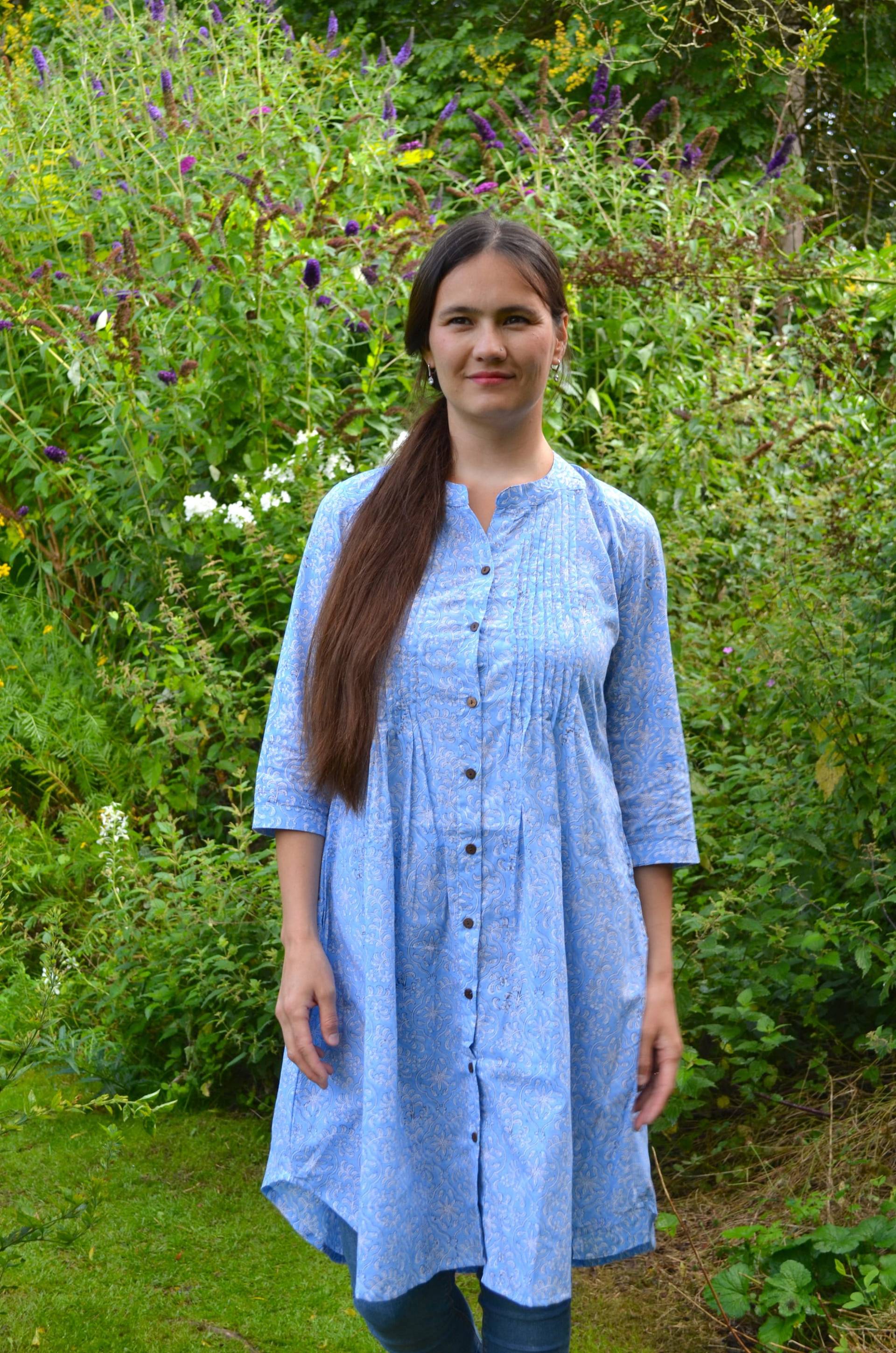 Sagari-Tunika Kleid, Reine Baumwolle, Handblock Bedruckt, Boho, Casual-Occasional, Urlaub, Frühling-Sommer, Blau, Weiß, Handmade, Ethical Fashion von ManiniClothing