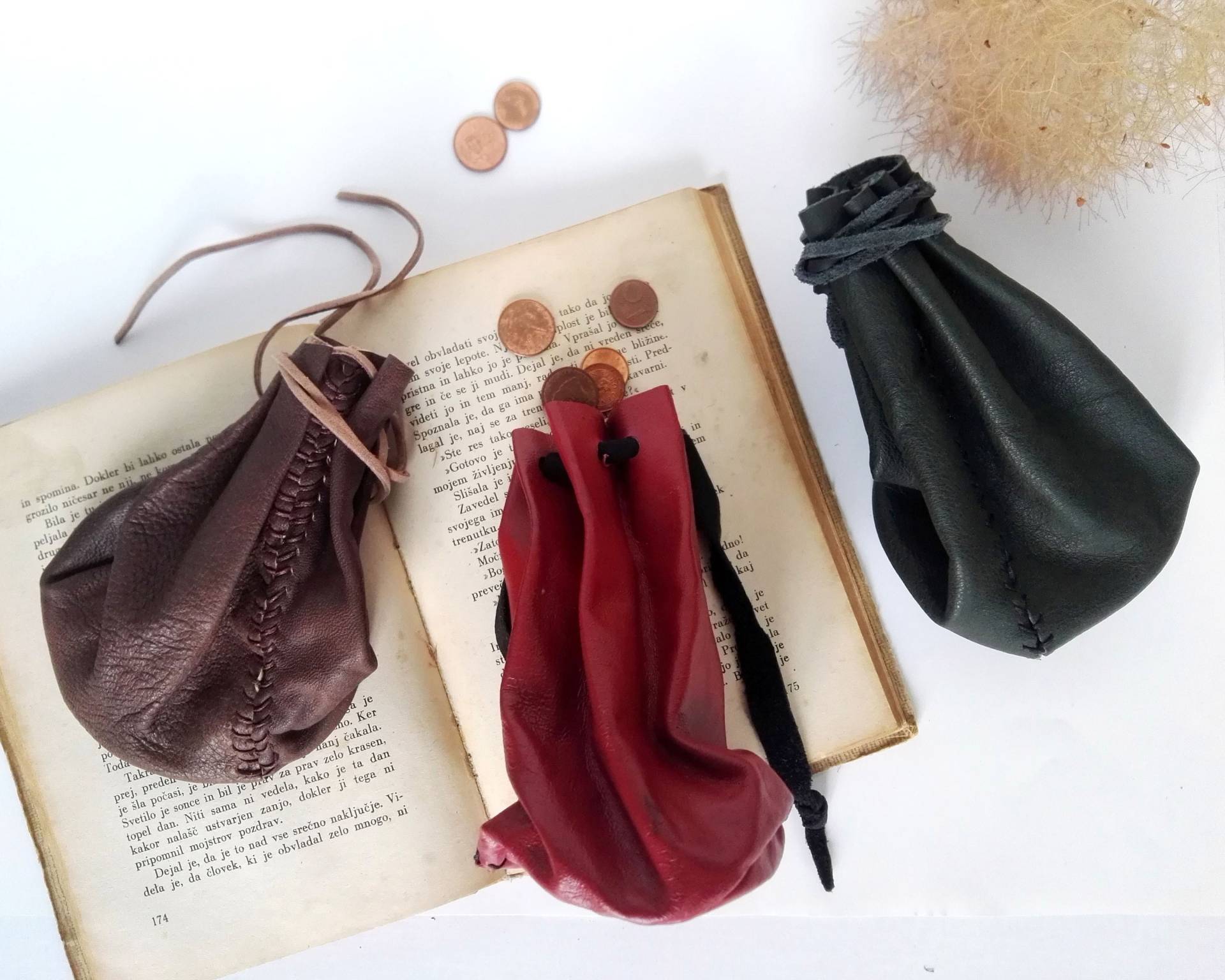 Lederetui, Sonderanfertigungen - Click For Details Larp, Rpg, Würfeltasche, Dnd, Dungeons & Dragons, Rollenspiel, Lederarbeiten, Handgefertigt Lederetui, Sonderanfertigungen - Click For Details Larp, Rpg, Würfeltasche, Dnd, Dungeons & Dragons, Rollenspiel, Lederarbeiten, Handgefertigt von Maniushka