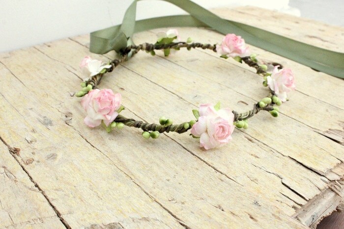 Pinke Rosen Blumen Mädchen Krone Boho Hippie Haarband von ManniaTitta