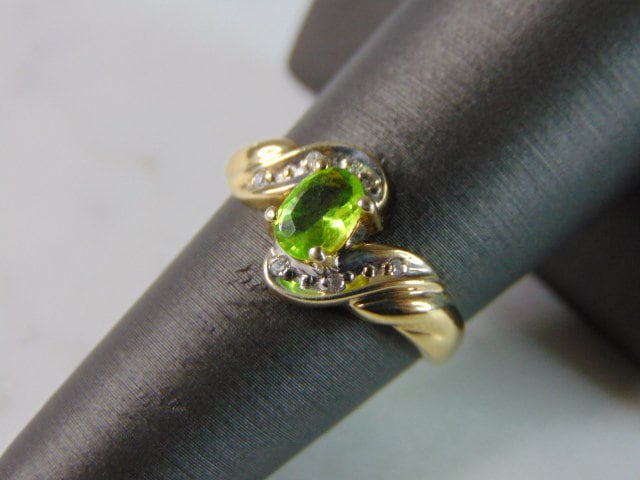 Damen Vintage Nachlass 10K Gelbgold Peridot Diamant Ring 2.3G E3907 von MannysJewelry