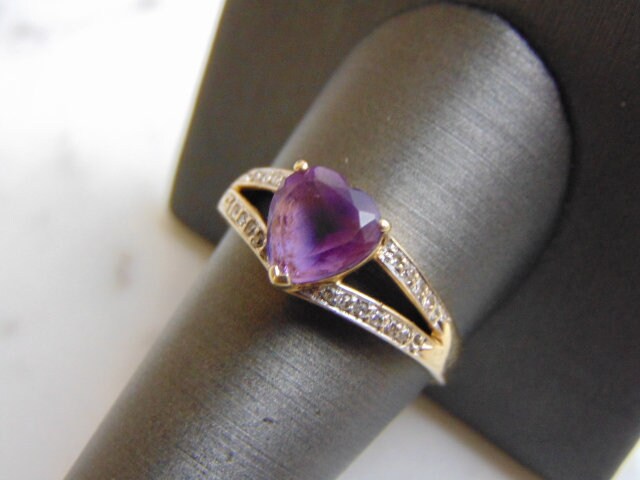 Damen Vintage Nachlass 10K Gold Diamant Amethyst Herz Ring 3.1G E3583 von MannysJewelry