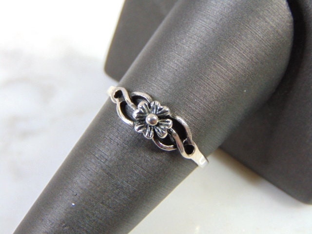 Damen Vintage Nachlass Sterling Silber Blumen Ring 1, 4G E5130 von MannysJewelry