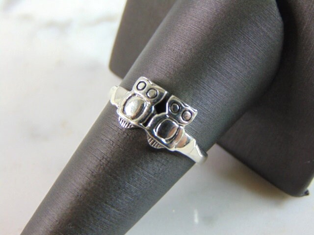 Damen Vintage Nachlass Sterling Silber Eule Ring 2.8G E5543 Damen Vintage Nachlass Sterling Silber Eule Ring 2.8G E5543 von MannysJewelry