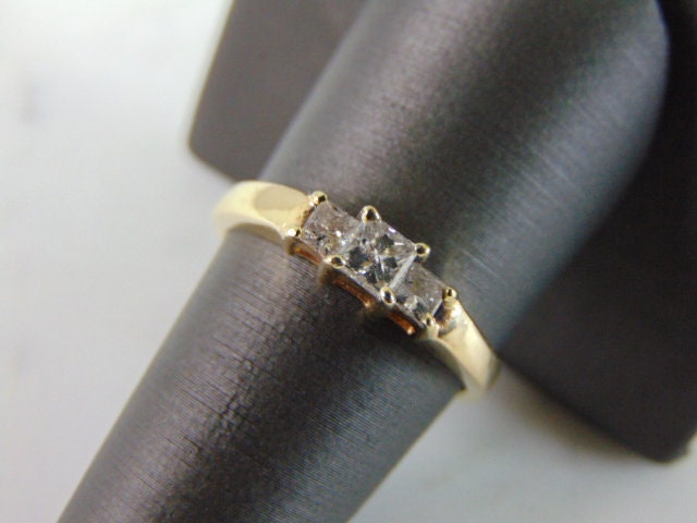 Guter 14K Gelbgold Ring Für Frauen Mit Diamant, 4, 0G E734 von MannysJewelry