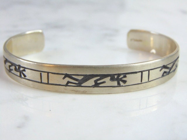 Vintage Nachlass Sterling Silber Southwestern Design Manschette Armband 22.2G E813 von MannysJewelry