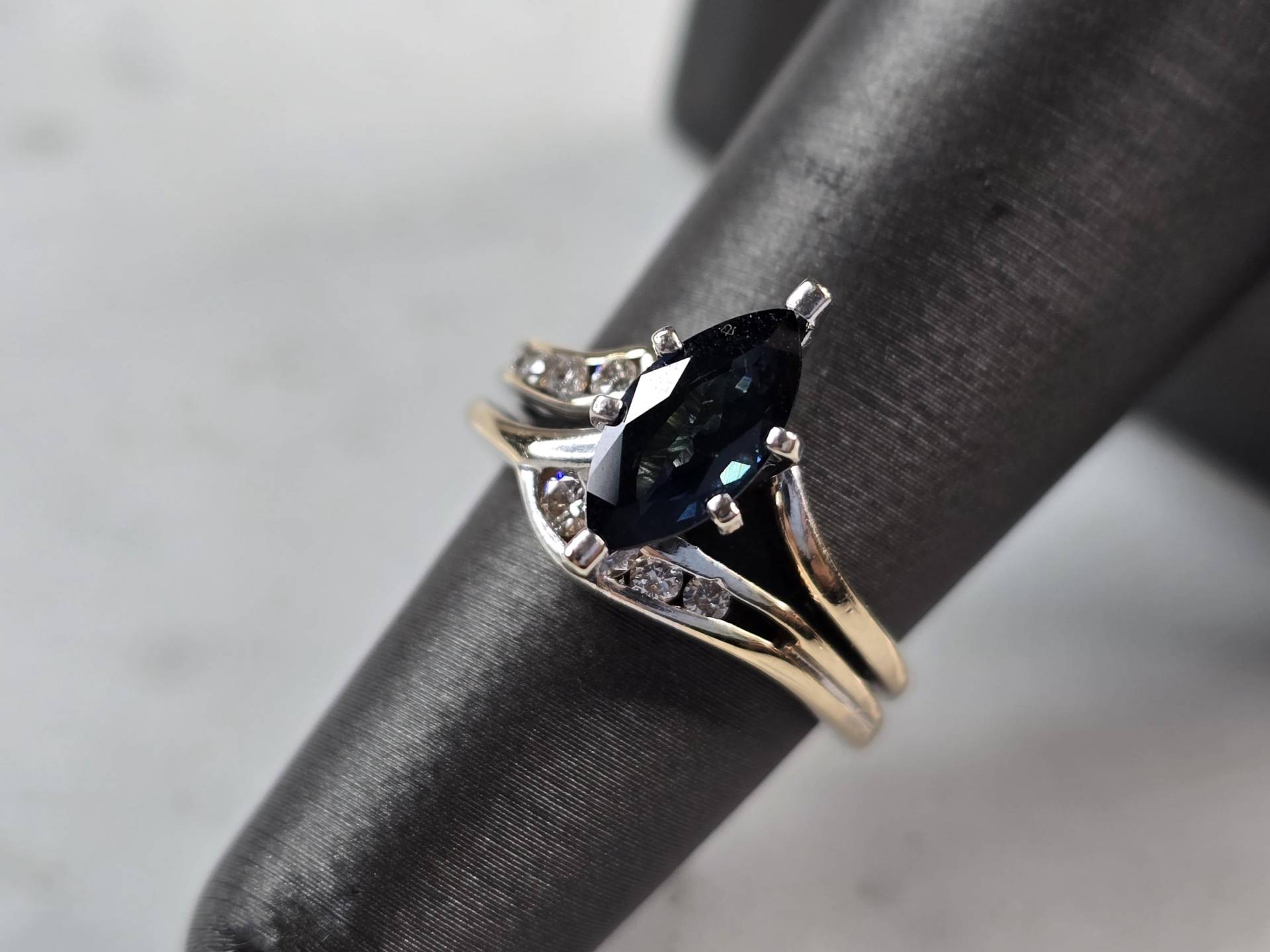 Vintage Gut 14K Gelb & Weiß Gold Saphir Diamant Ring 4.7G E747 von MannysJewelry