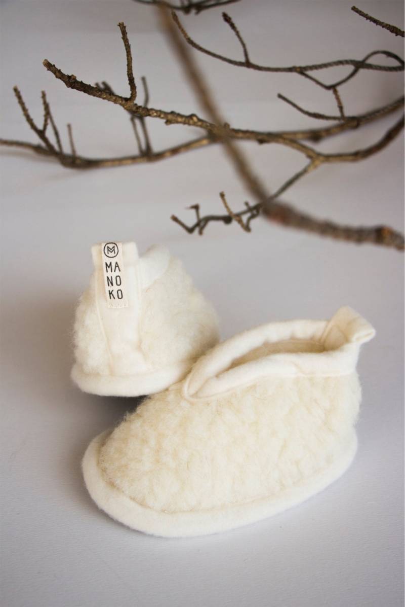 Baby Hausschuhe Aus Merinowolle Mit Ledersohle von Manoko
