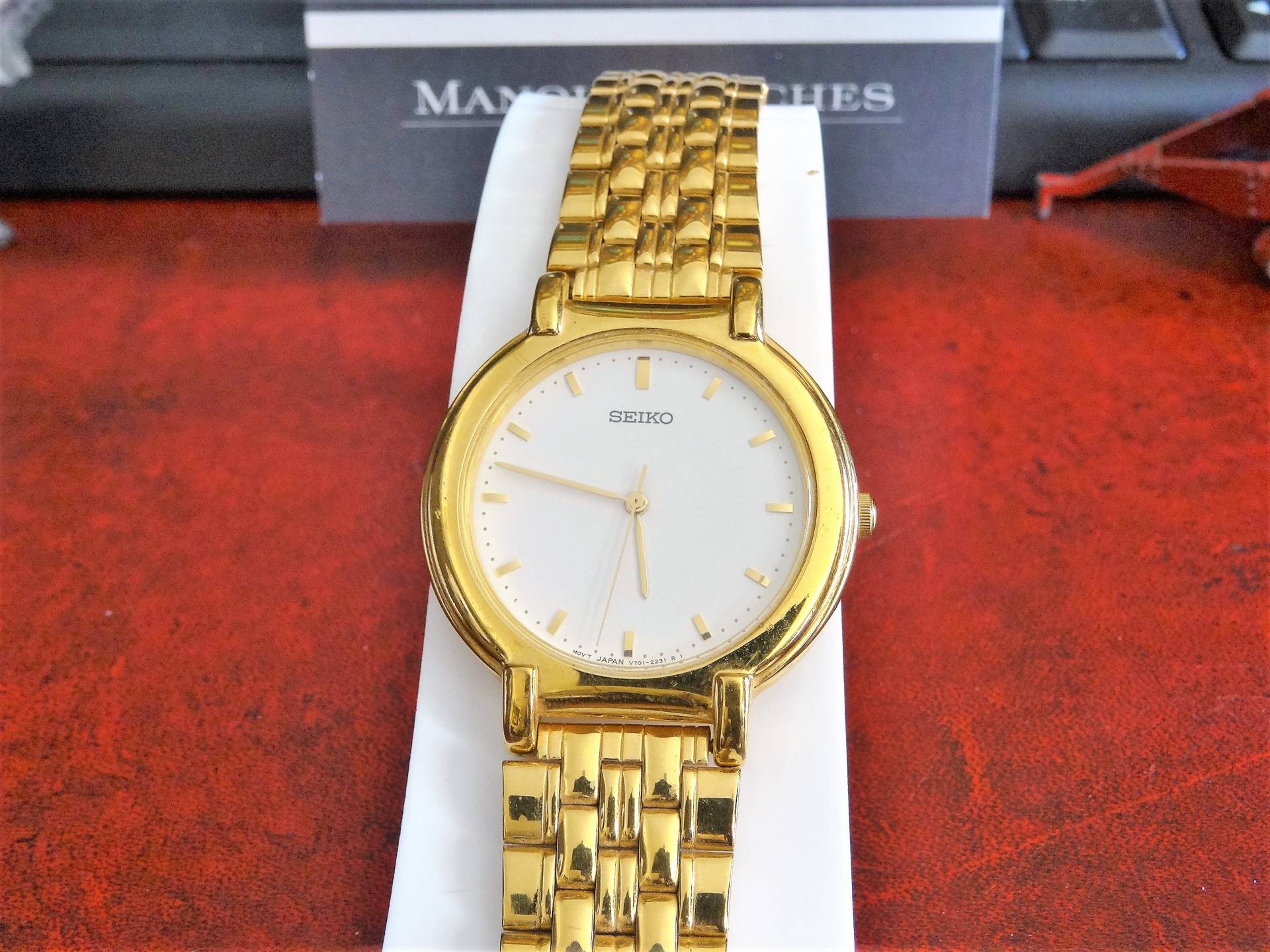 1995 Seiko Gold Ton Wasserabweisende Herrenuhr Mit 18mm Goldton Stahlband von ManoloWatches